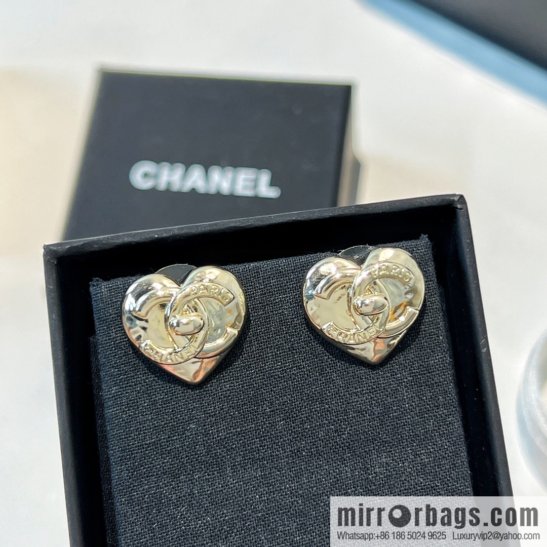 New ☑️ CHANEL Chanel C1 gold double c peach heart stud earrings