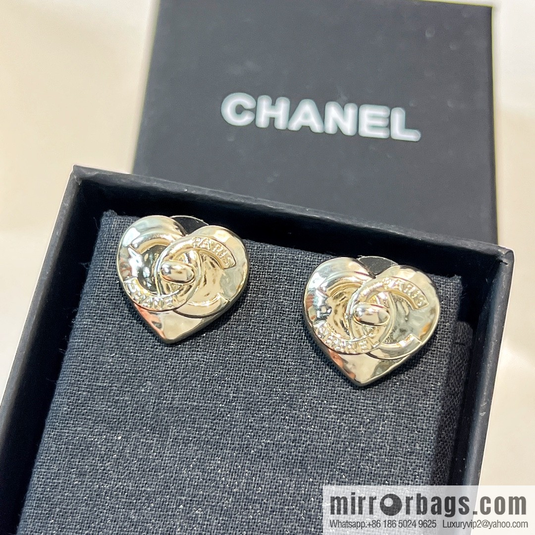New ☑️ CHANEL Chanel C1 gold double c peach heart stud earrings