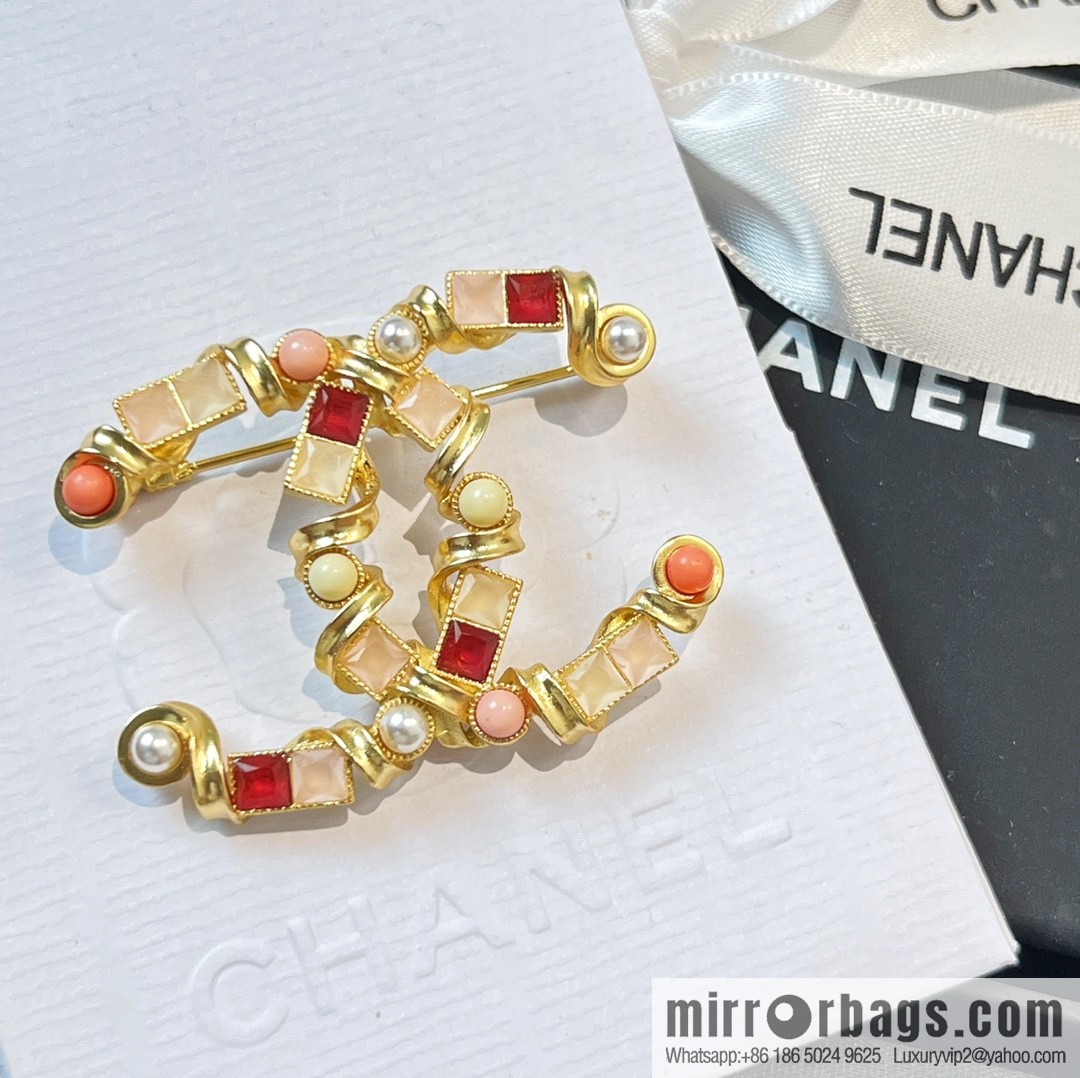 New ☑️ CHANEL Chanel double c square diamond powder pearl brooch