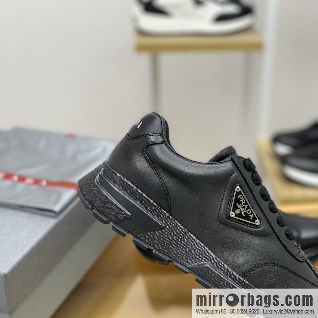 PRADA Prada uses soft leather (fabric), tongue embossed logo letters men's sneakers