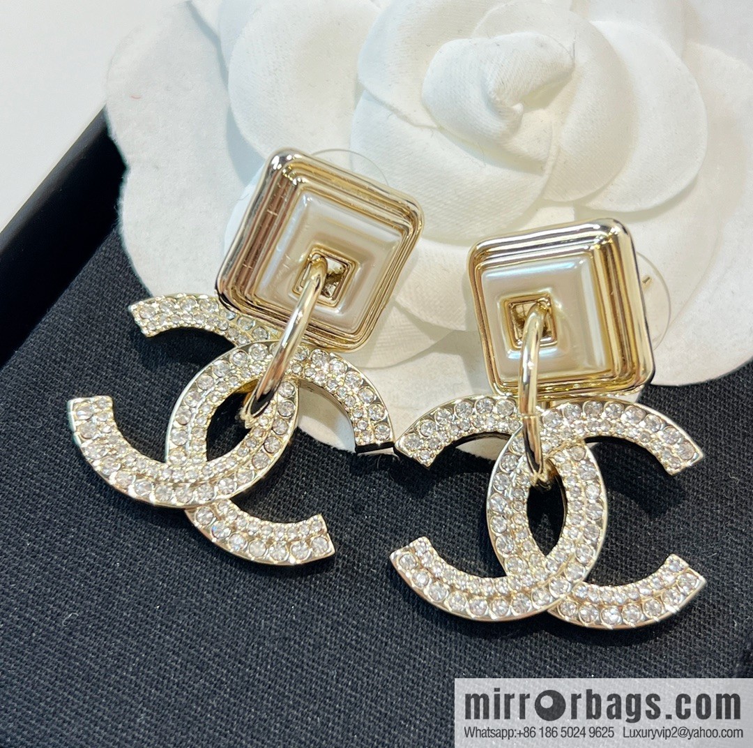 New ☑️ CHANEL Chanel c2 double c full diamond square stud earrings