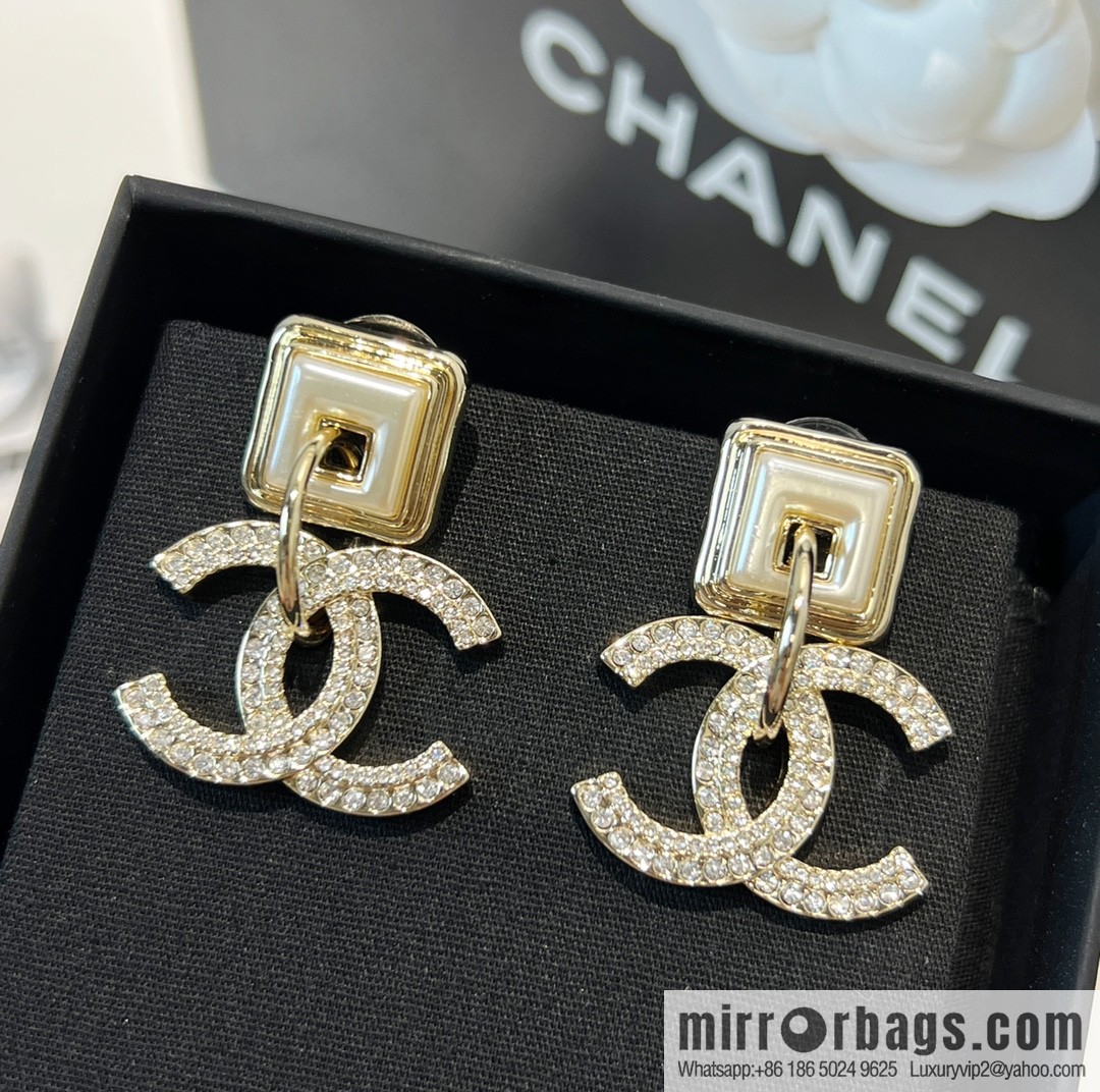 New ☑️ CHANEL Chanel c2 double c full diamond square stud earrings