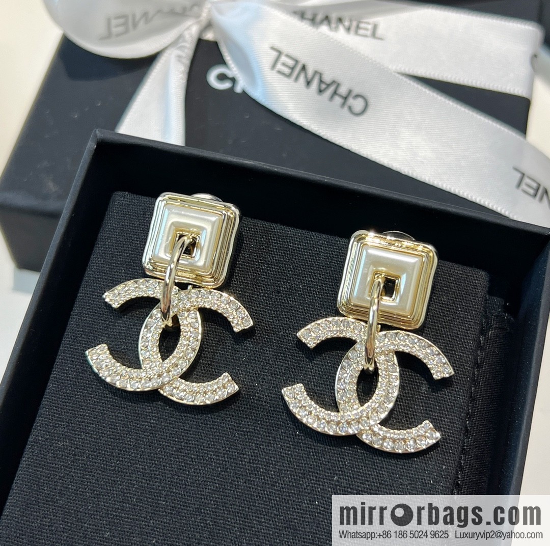 New ☑️ CHANEL Chanel c2 double c full diamond square stud earrings
