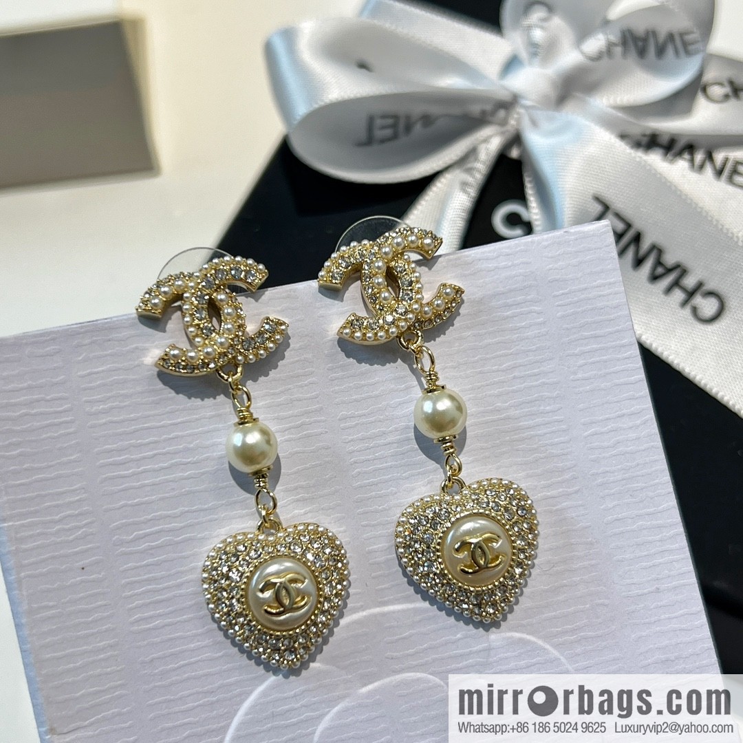 New ☑️ CHANEL Chanel c3 double c full diamond peach heart love stud earrings