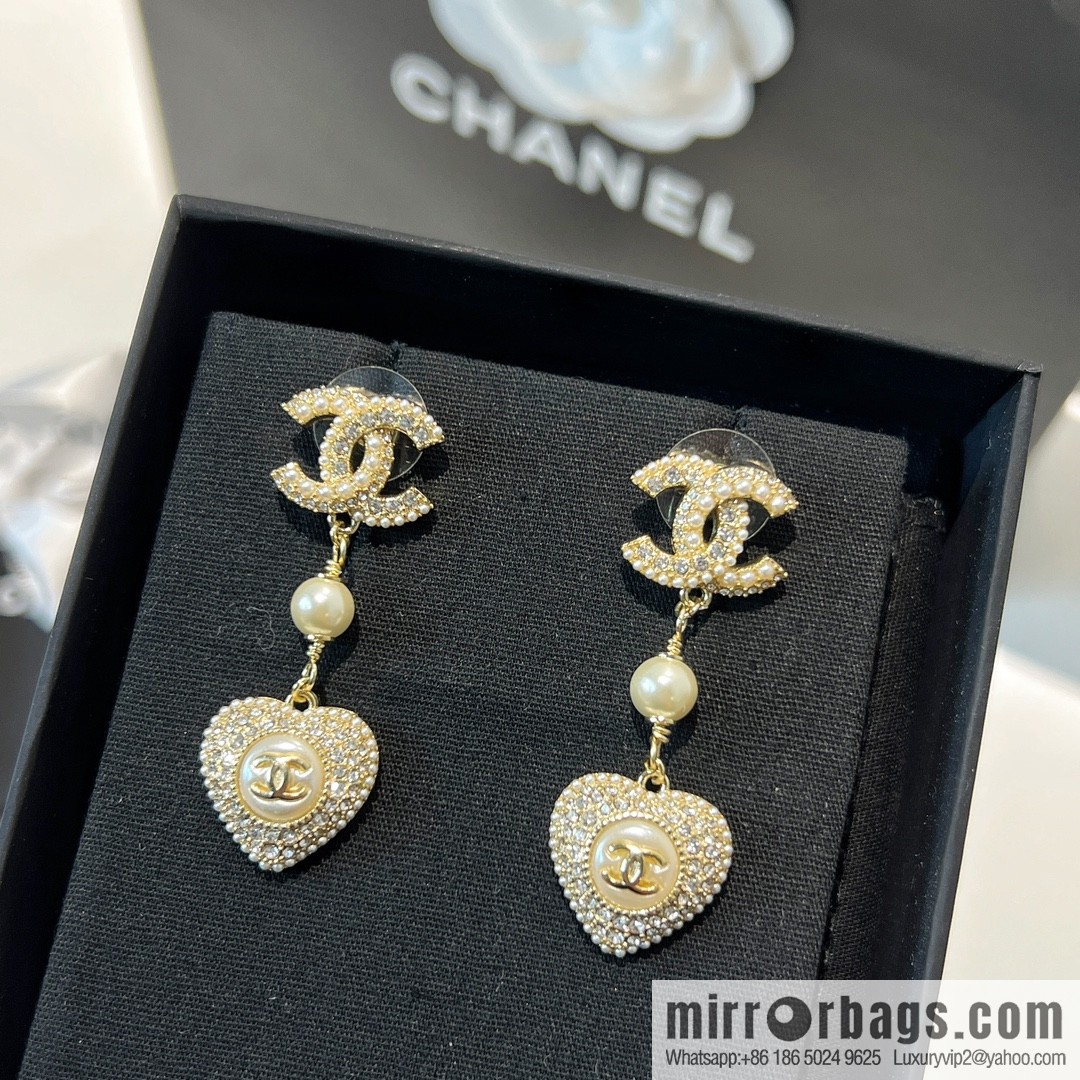 New ☑️ CHANEL Chanel c3 double c full diamond peach heart love stud earrings