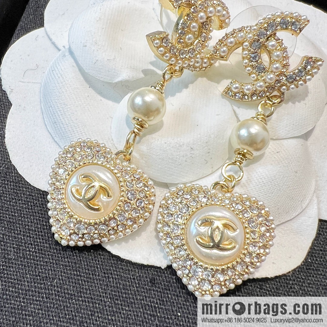 New ☑️ CHANEL Chanel c3 double c full diamond peach heart love stud earrings