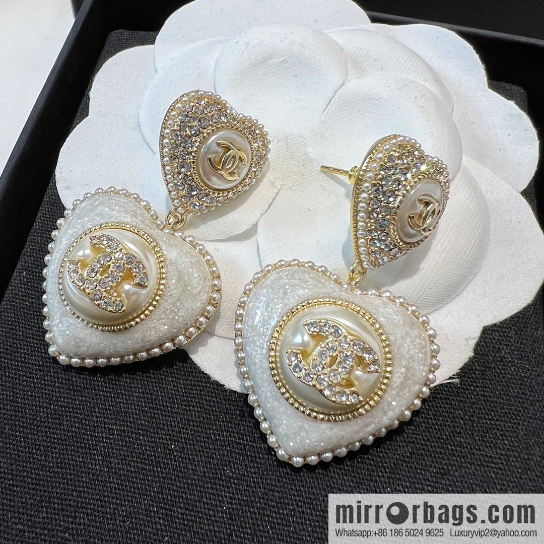 New ☑️ CHANEL Chanel c2 double c full diamond peach heart love stud earrings