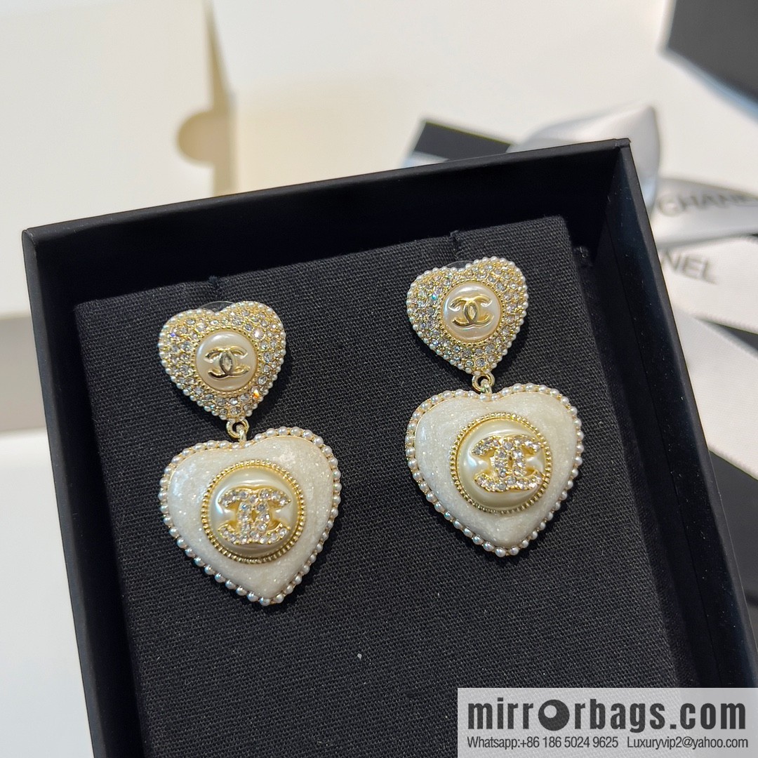 New ☑️ CHANEL Chanel c2 double c full diamond peach heart love stud earrings