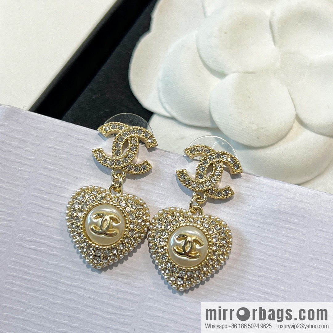 New ☑️ CHANEL Chanel c2 double c full diamond peach heart love stud earrings