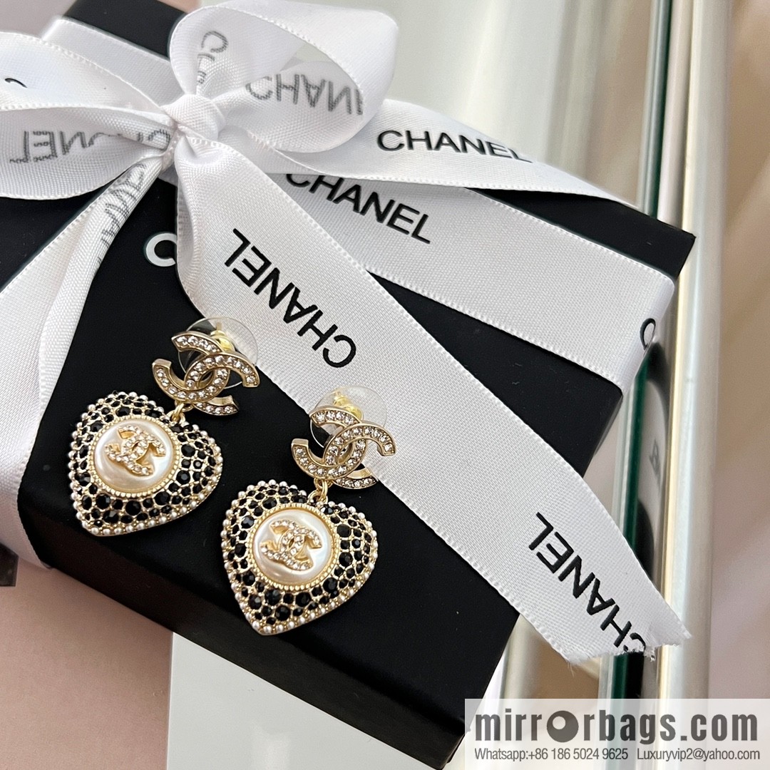 New ☑️ CHANEL Chanel c2 double c full diamond peach heart love stud earrings