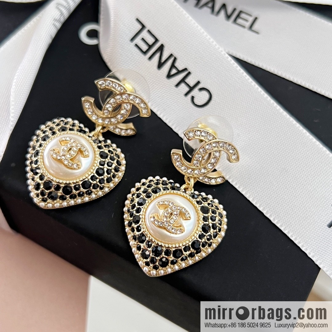New ☑️ CHANEL Chanel c2 double c full diamond peach heart love stud earrings