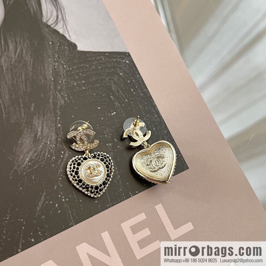 New ☑️ CHANEL Chanel c2 double c full diamond peach heart love stud earrings