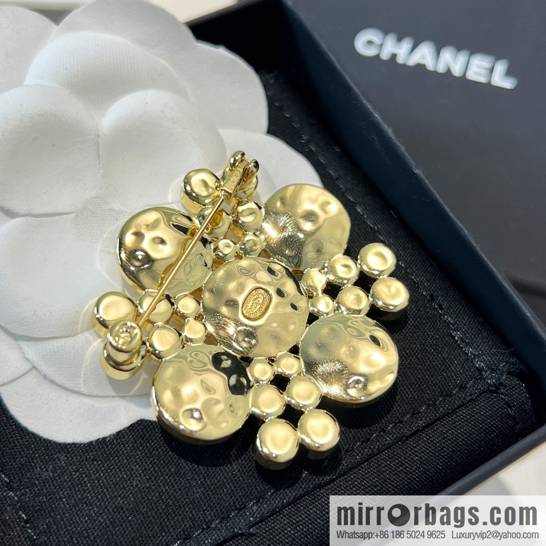 New ☑️ Chanel double c pearl brooch