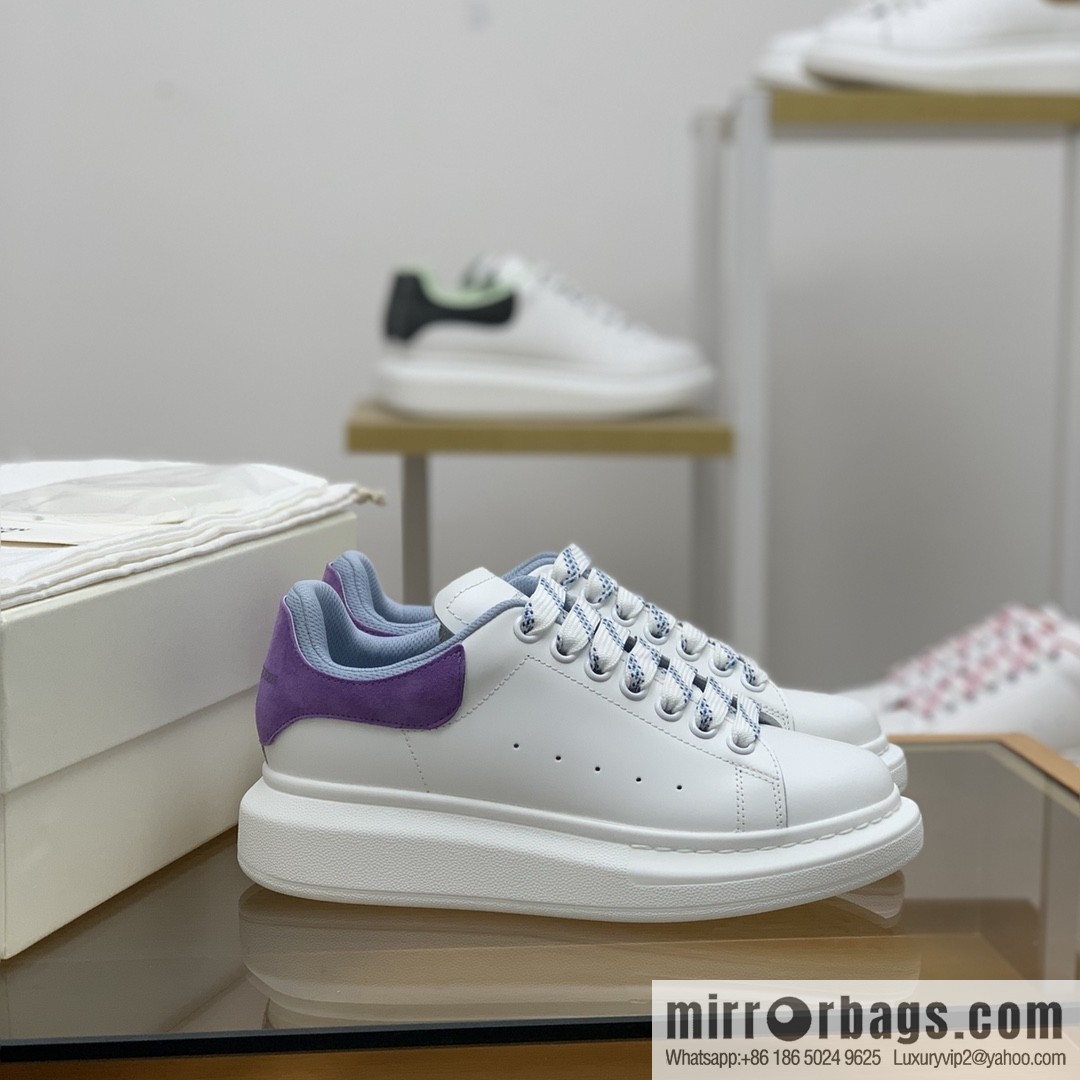 Alexander McQueen, upgraded MQ~ Unisex sneakers of the same style
