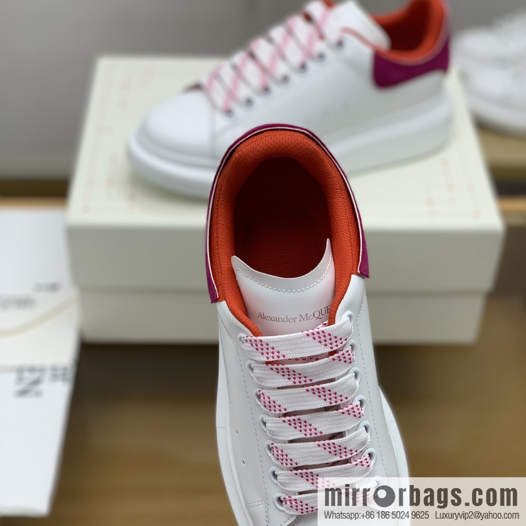 Alexander McQueen, upgraded MQ~ Unisex sneakers of the same style
