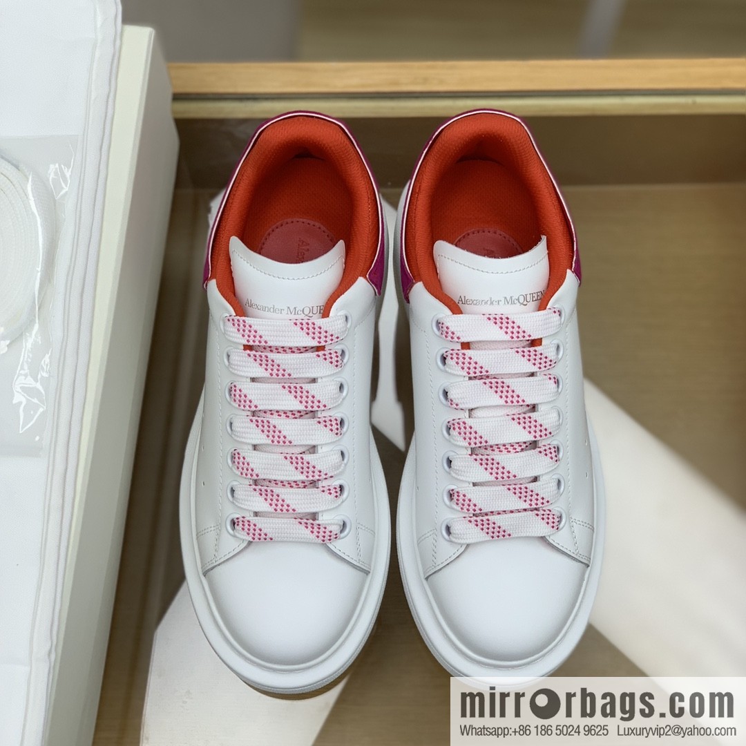 Alexander McQueen, upgraded MQ~ Unisex sneakers of the same style