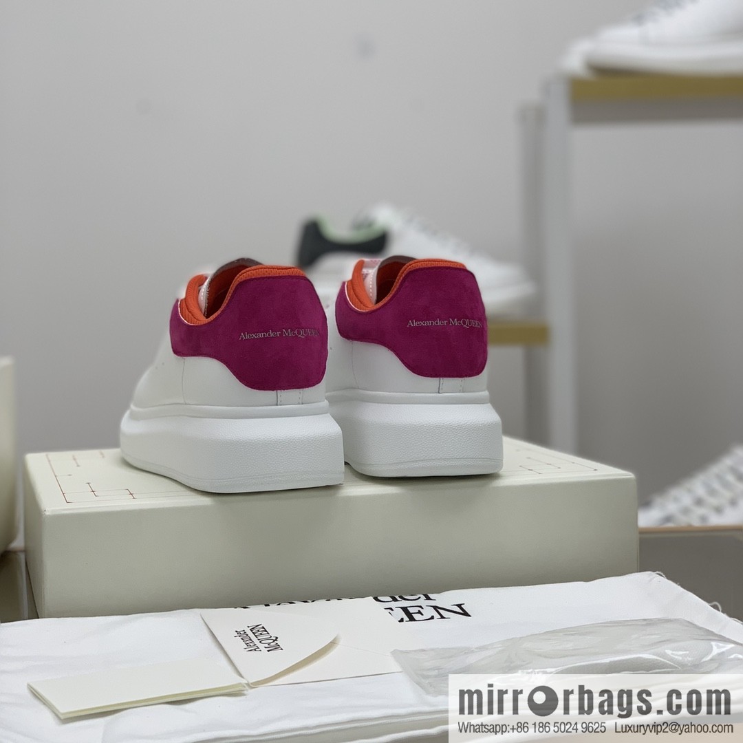 Alexander McQueen, upgraded MQ~ Unisex sneakers of the same style