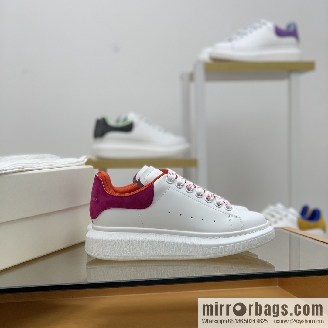 Alexander McQueen, upgraded MQ~ Unisex sneakers of the same style