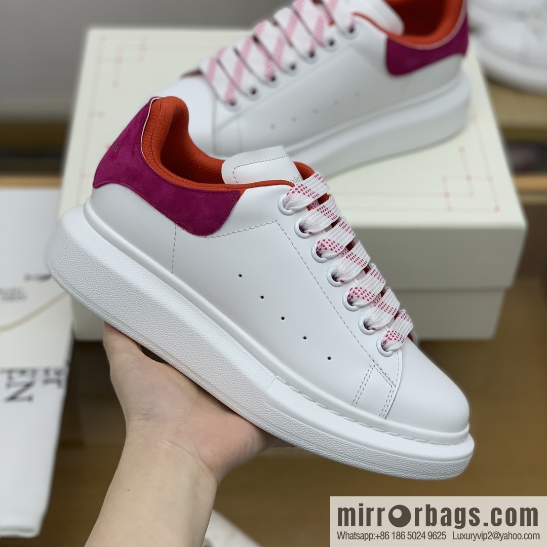 Alexander McQueen, upgraded MQ~ Unisex sneakers of the same style