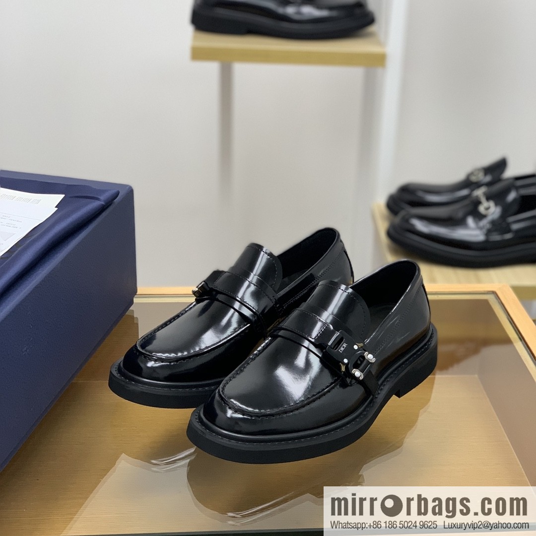 Dior selected leather to make men's loafers