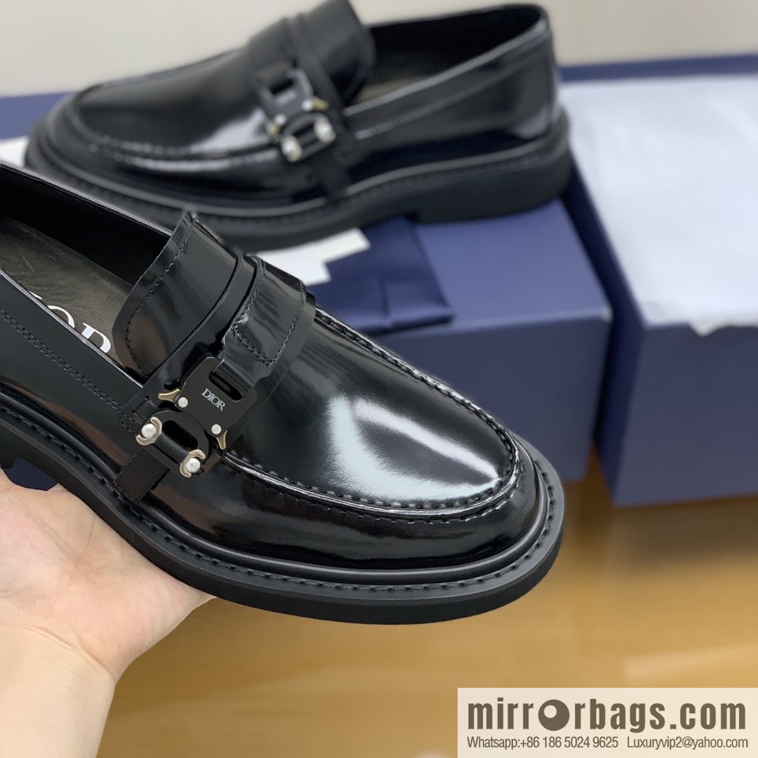 Dior selected leather to make men's loafers