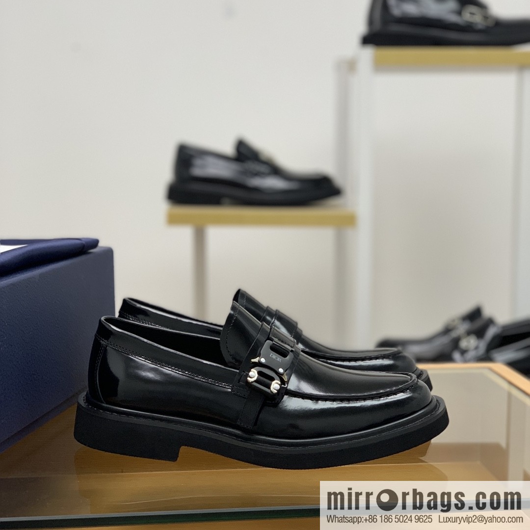 Dior selected leather to make men's loafers
