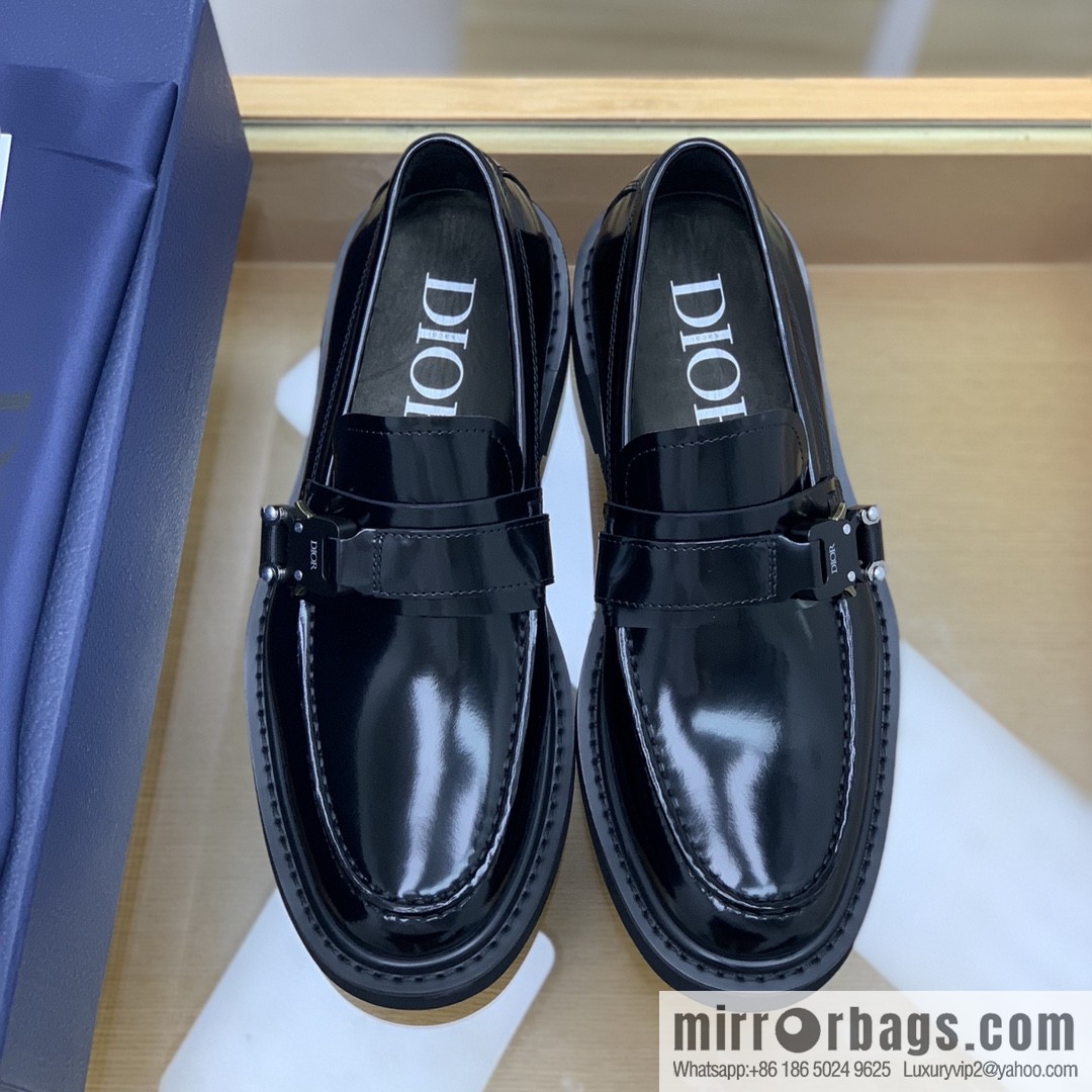 Dior selected leather to make men's loafers