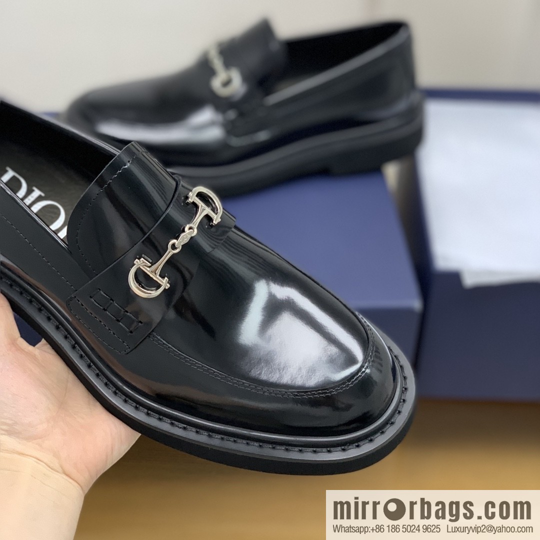 Dior selected leather to make men's loafers