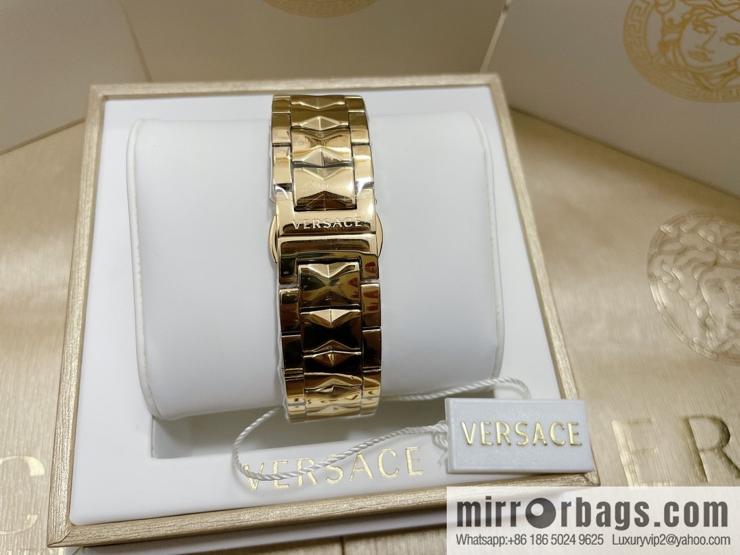 The new Versace V-TRIBUTE series, with a diameter of 36mm