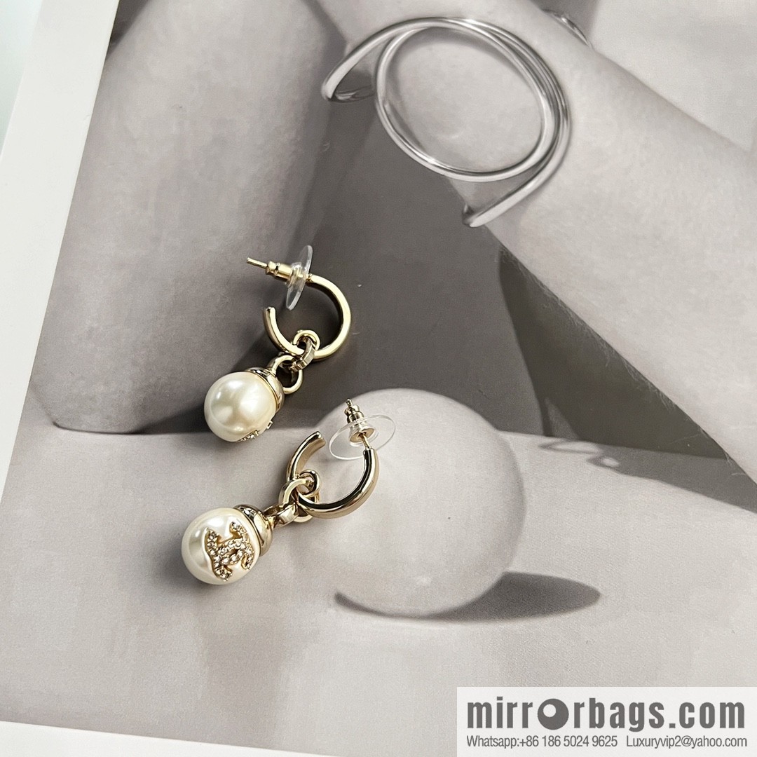 New ☑️ CHANEL Chanel C2 double c pearl stud earrings