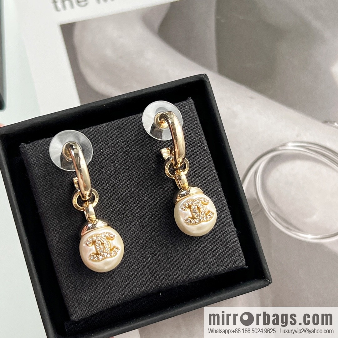 New ☑️ CHANEL Chanel C2 double c pearl stud earrings