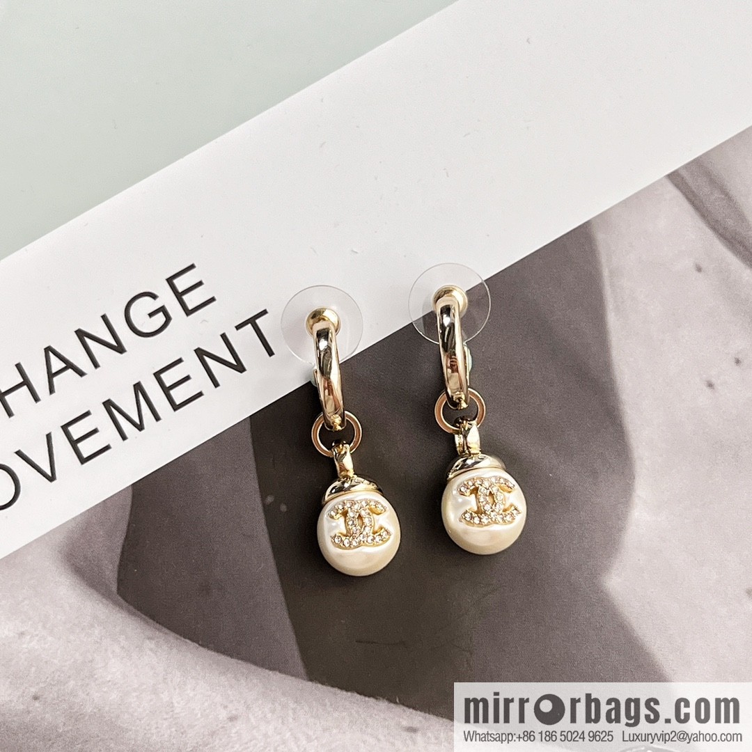 New ☑️ CHANEL Chanel C2 double c pearl stud earrings