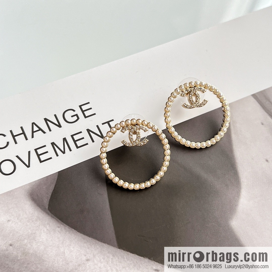 New ☑️ CHANEL Chanel c1 double c round pearl stud earrings