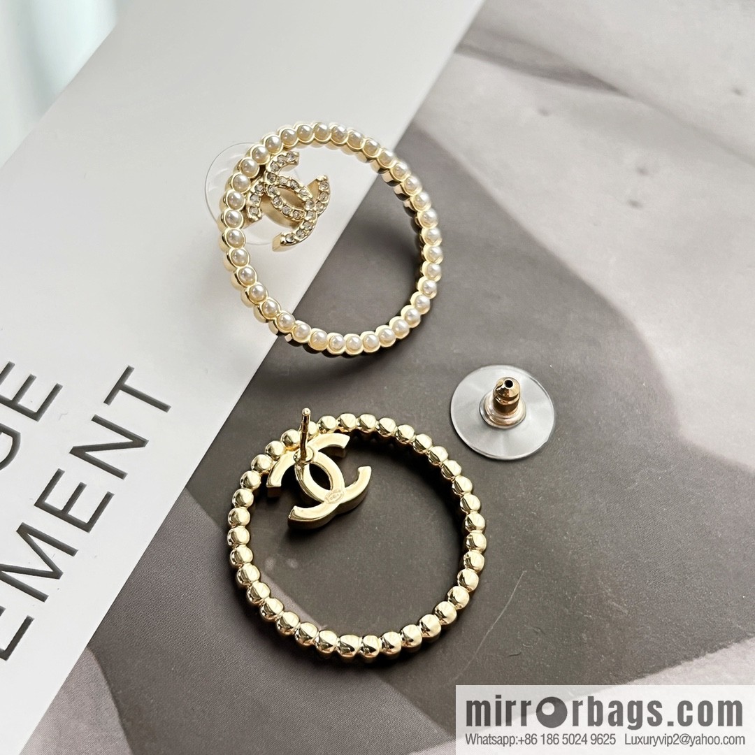 New ☑️ CHANEL Chanel c1 double c round pearl stud earrings
