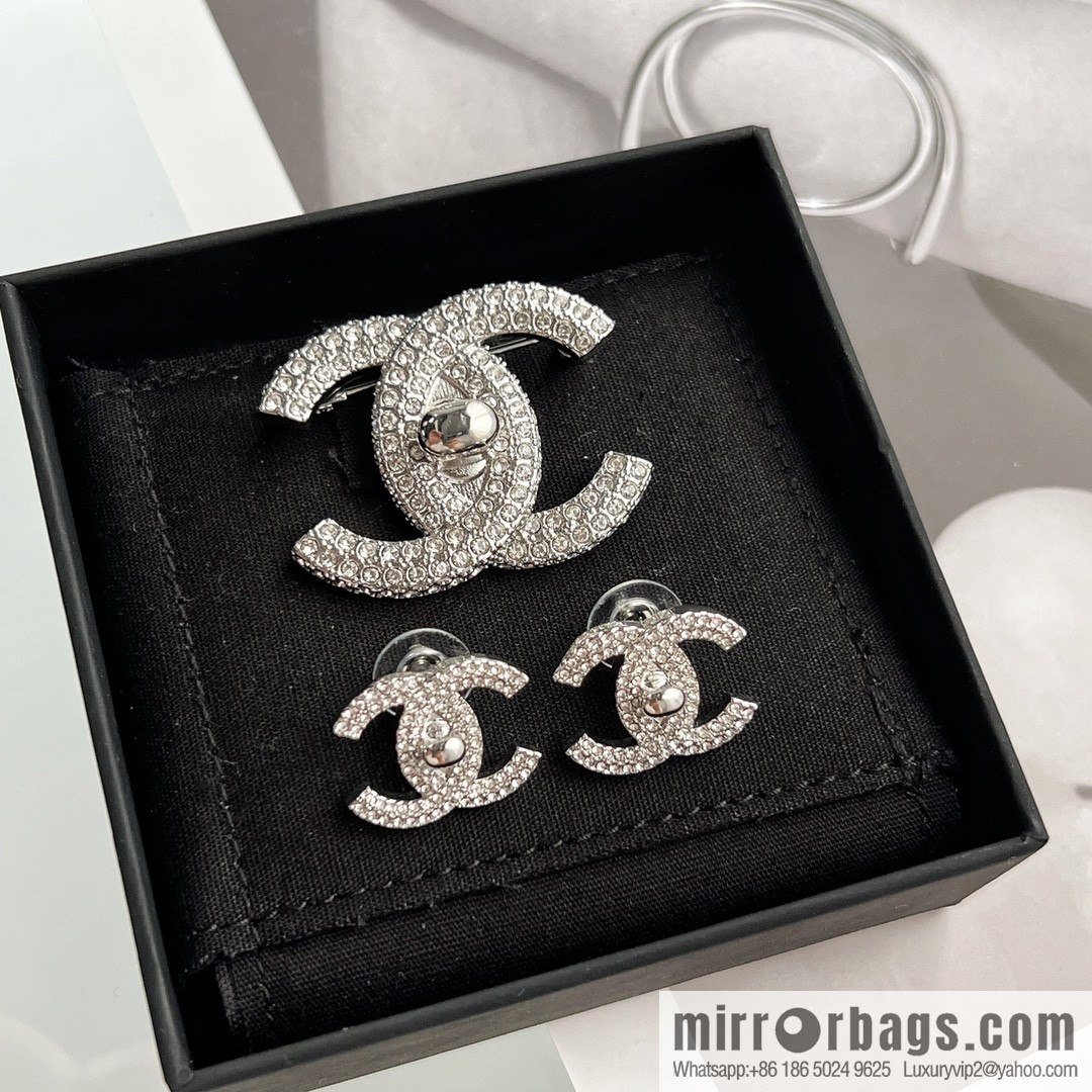 New ☑️ CHANEL Chanel double c full diamond stud earrings brooch