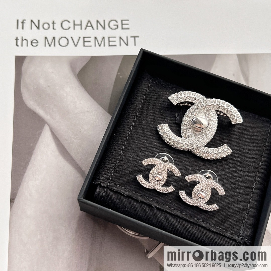 New ☑️ CHANEL Chanel double c full diamond stud earrings brooch