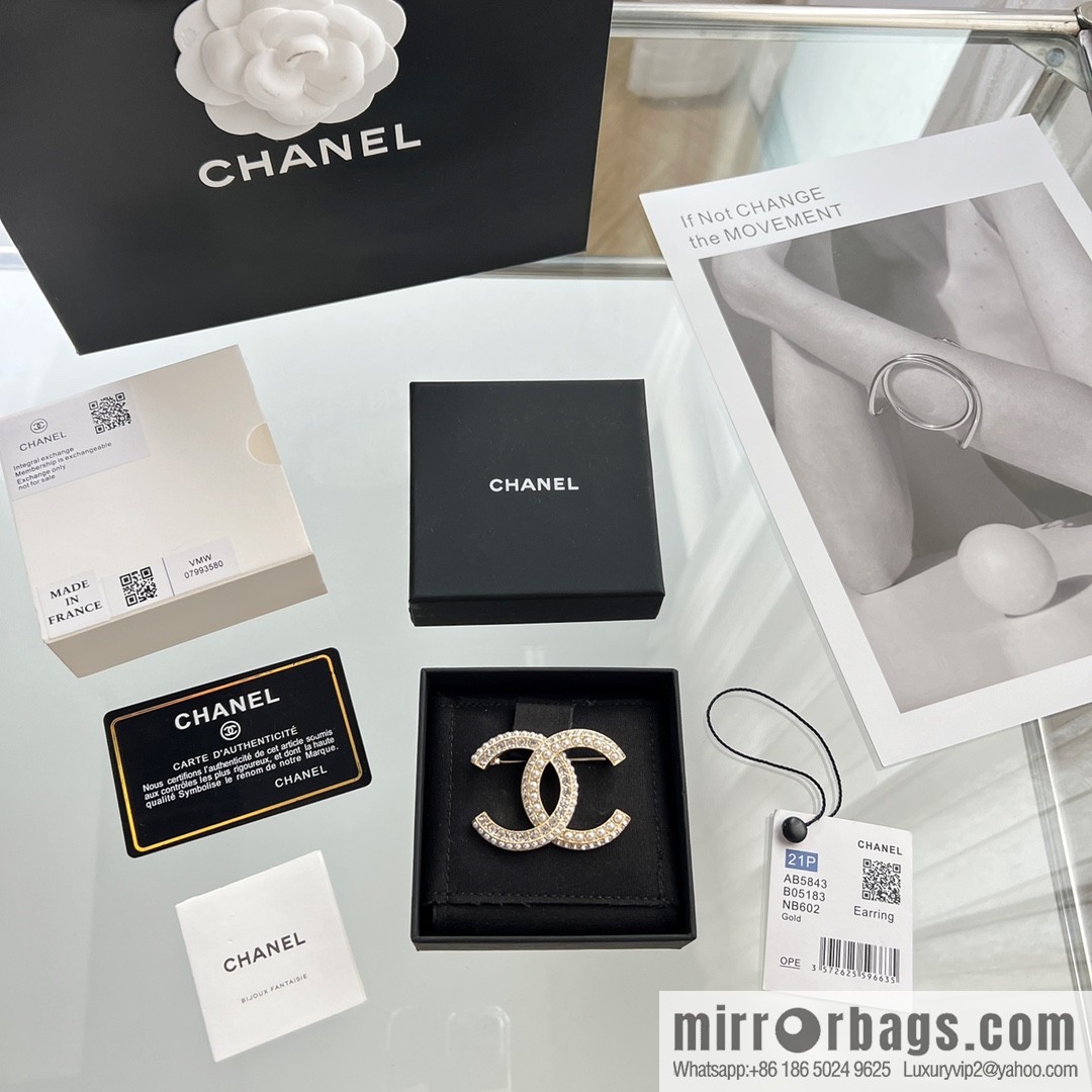 New ☑️ Chanel double c pearl brooch