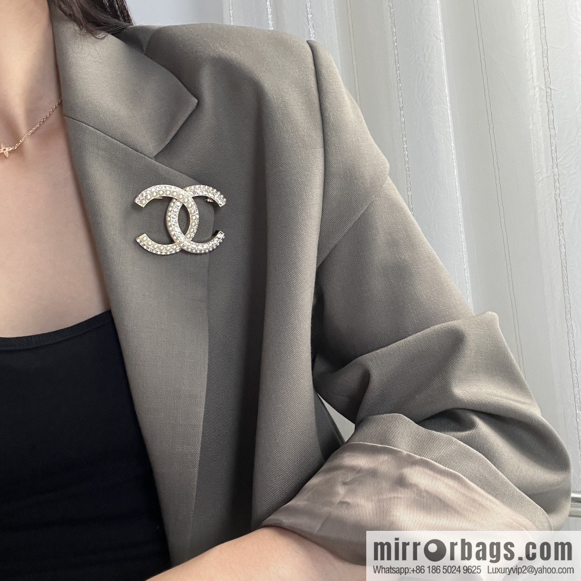 New ☑️ Chanel double c pearl brooch