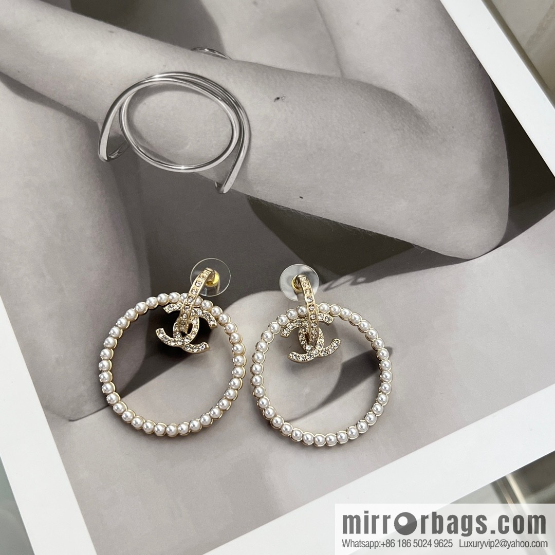 New ☑️ CHANEL Chanel c2 double c round pearl stud earrings