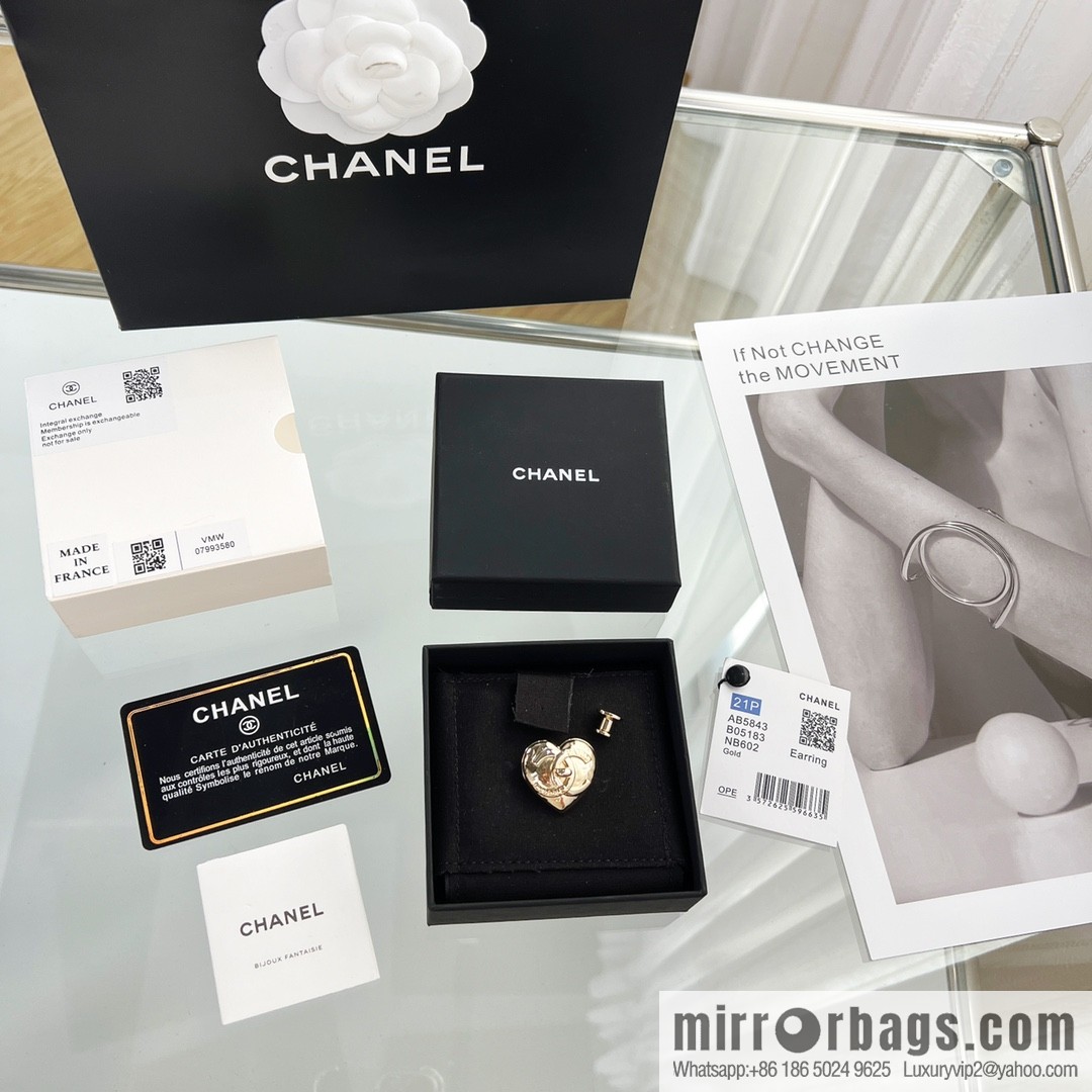 New ☑️ CHANEL Chanel gold double c peach heart brooch