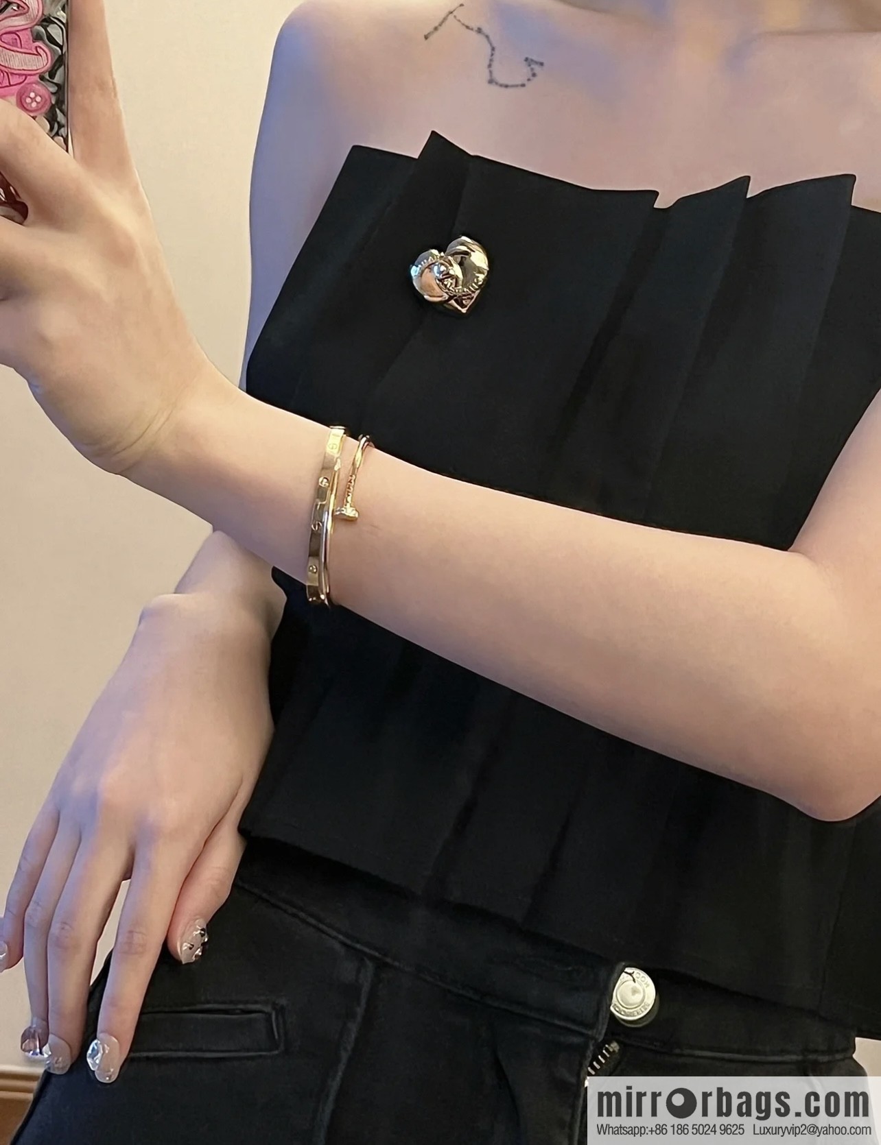 New ☑️ CHANEL Chanel gold double c peach heart brooch