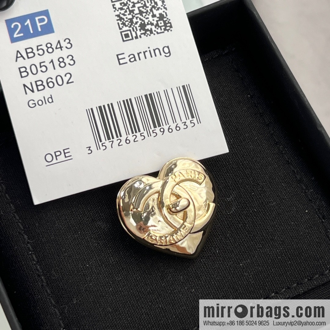New ☑️ CHANEL Chanel gold double c peach heart brooch