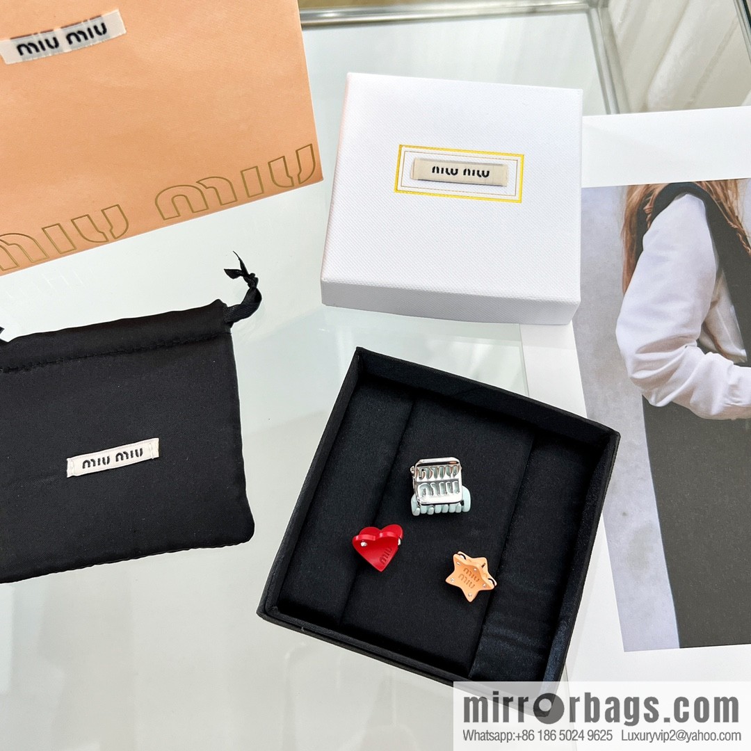 MIU MIU Miu Miu Metal Star Love Hairpin Hairpin Three-piece Set
