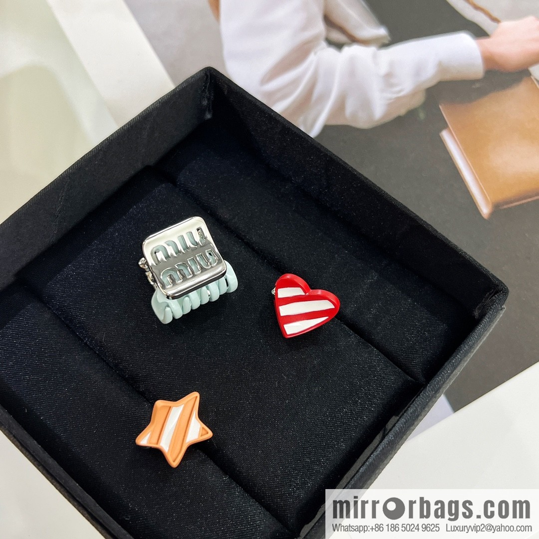 MIU MIU Miu Miu Metal Star Love Hairpin Hairpin Three-piece Set