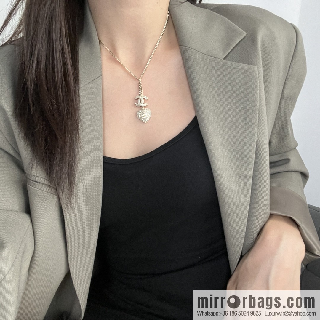 New ☑️ CHANEL Chanel full diamond peach heart double c necklace