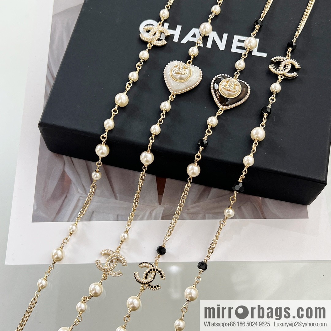New ☑️ CHANEL Chanel double c peach heart black and white diamond sweater chain necklace