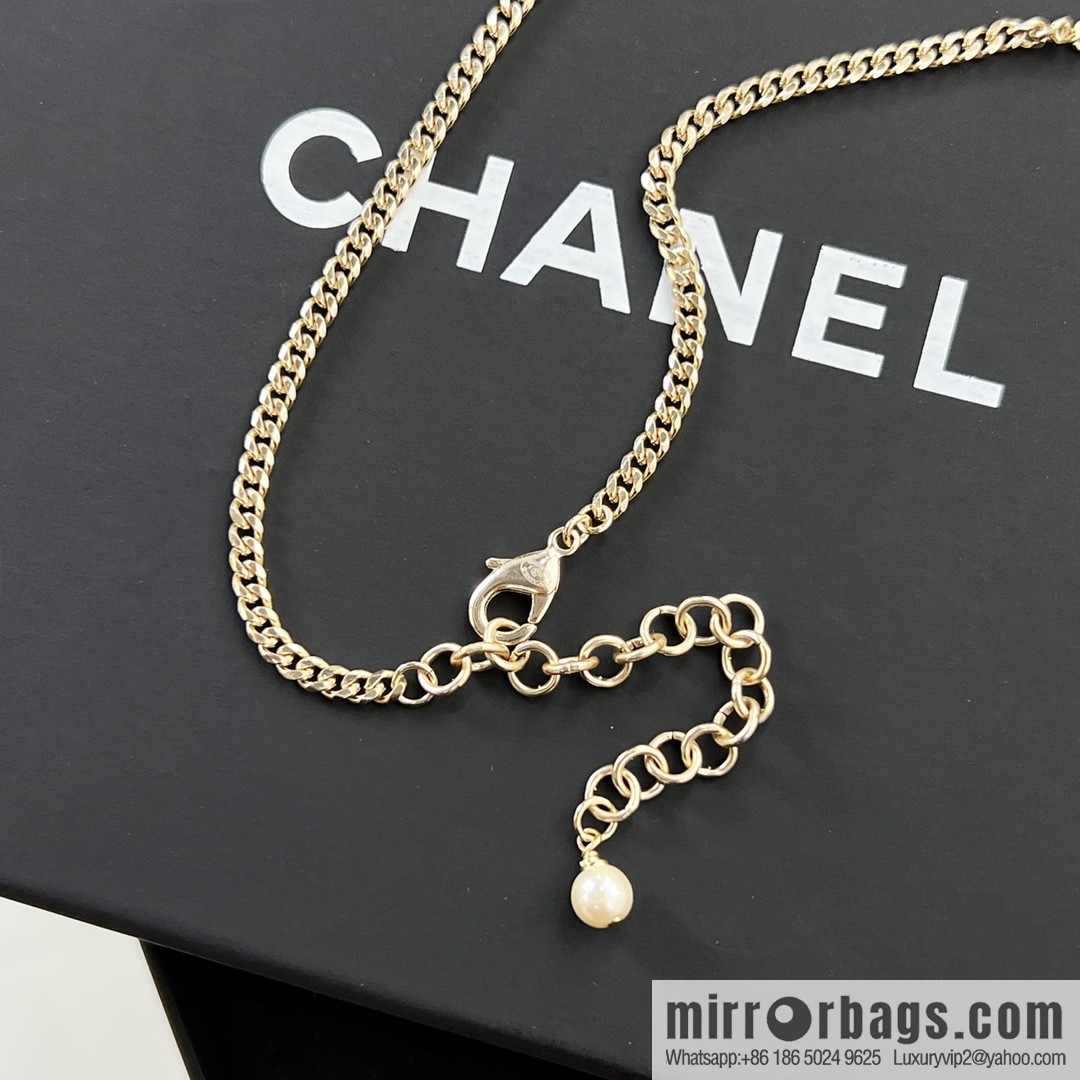 New ☑️ CHANEL Chanel double c peach heart black and white diamond sweater chain necklace