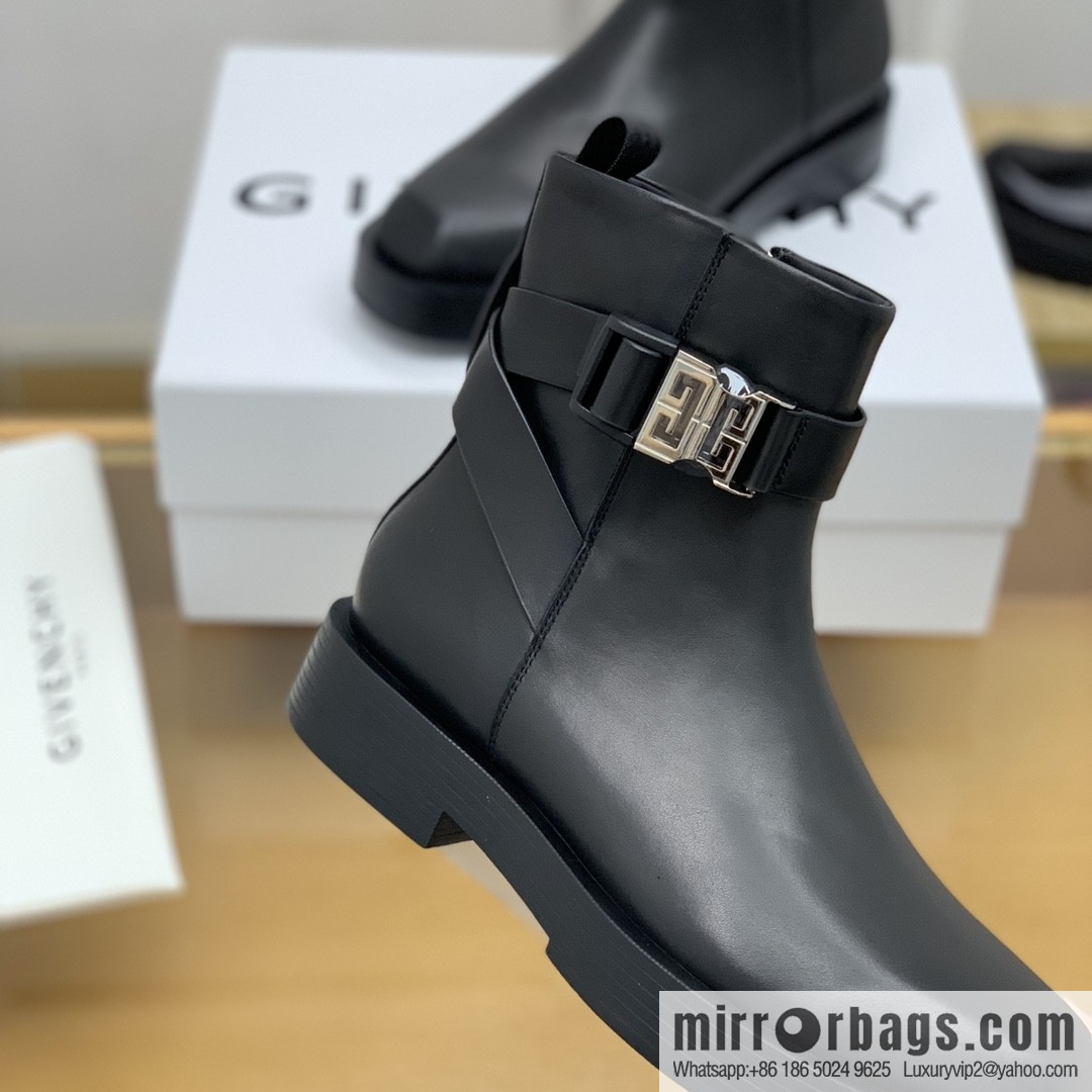 Givenchy, black 4G micro-standard clasp bare boots made of calfskin