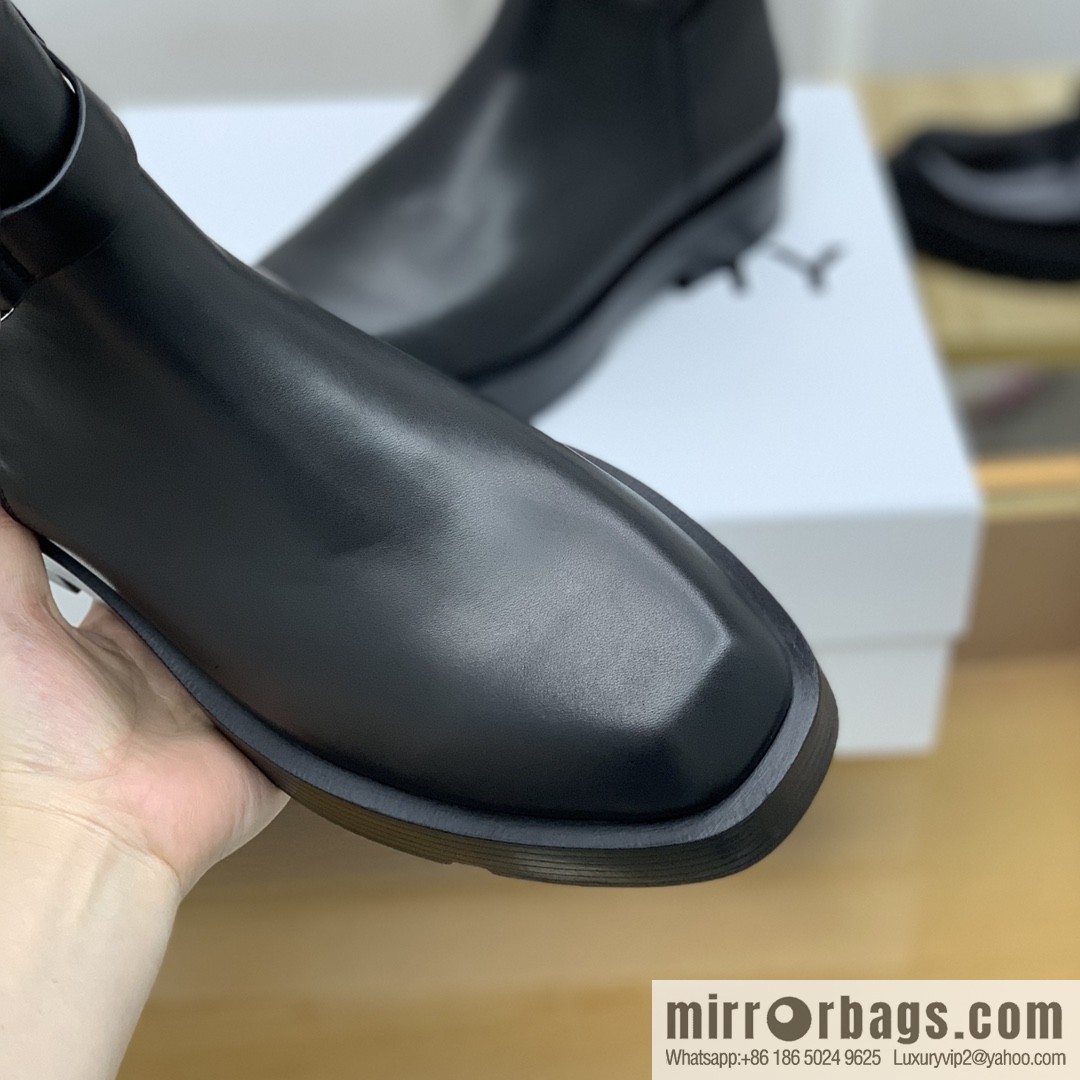 Givenchy, black 4G micro-standard clasp bare boots made of calfskin