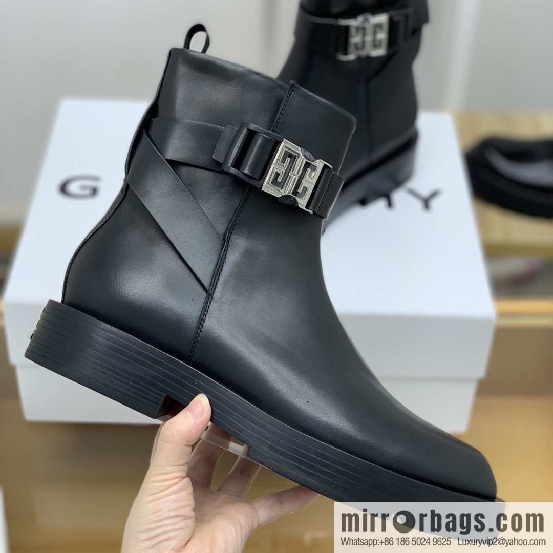 Givenchy, black 4G micro-standard clasp bare boots made of calfskin